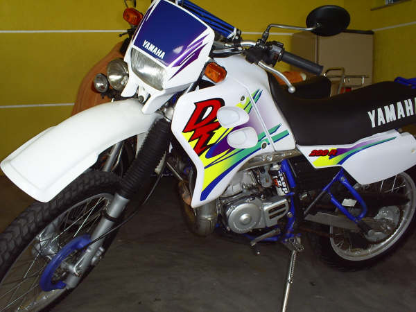 moto de rua com doc em dia