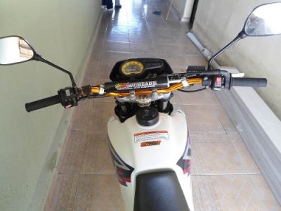 xt225-motard_MLB-O-2983827892_082012.jpg