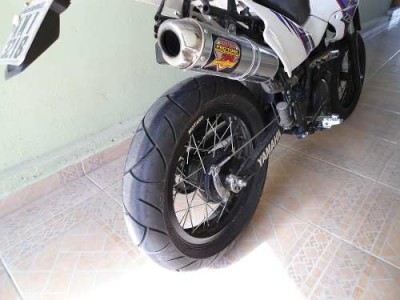 xt225-motard_MLB-O-2983848177_082012.jpg