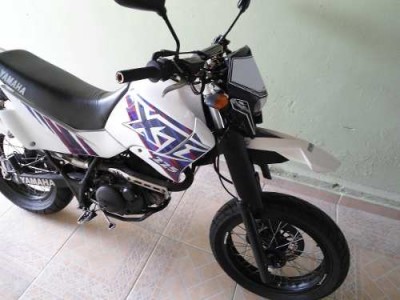xt225-motard_MLB-O-2983828367_082012.jpg