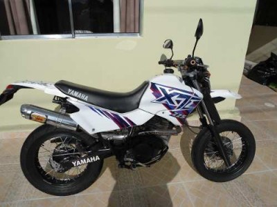 xt225-motard_MLB-O-2983847772_082012.jpg