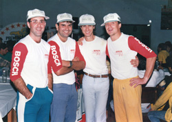 EQUIPE DE ENDURO PARANAMOTOR_BOSCH_1988 baixa.jpg