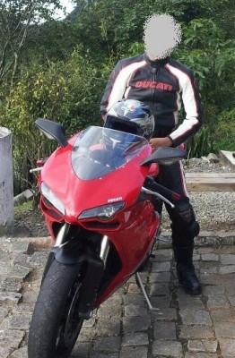 alison ducati anuncio.jpg