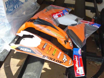 KIT PLÁSTICO KTM 030.JPG