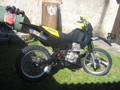1382471023_524120395_1-Fotos-de--Honda-XR200R-2001.jpg
