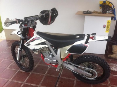 MOTO 1.jpg