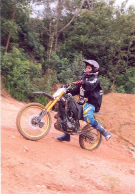 Pneu furado no começo da prova...