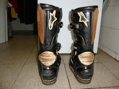 Bota Tech.JPG